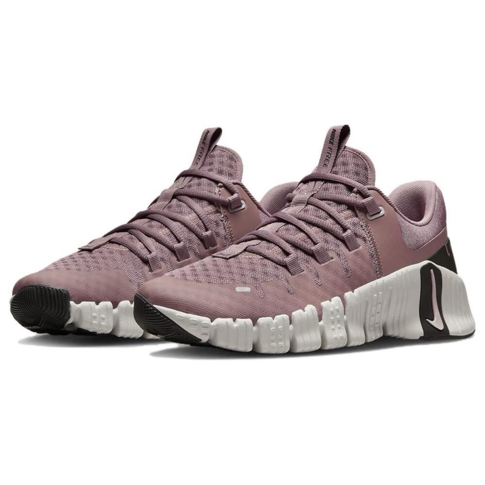 NWOT Nike Free Metcon 5 Smokey Muave